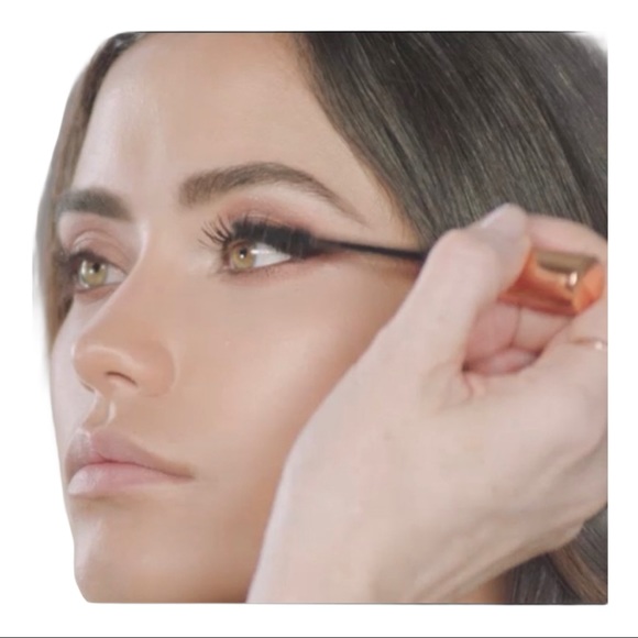 Charlotte Tilbury Legendary Lashes Vol 2 Mascara - Picture 5 of 10